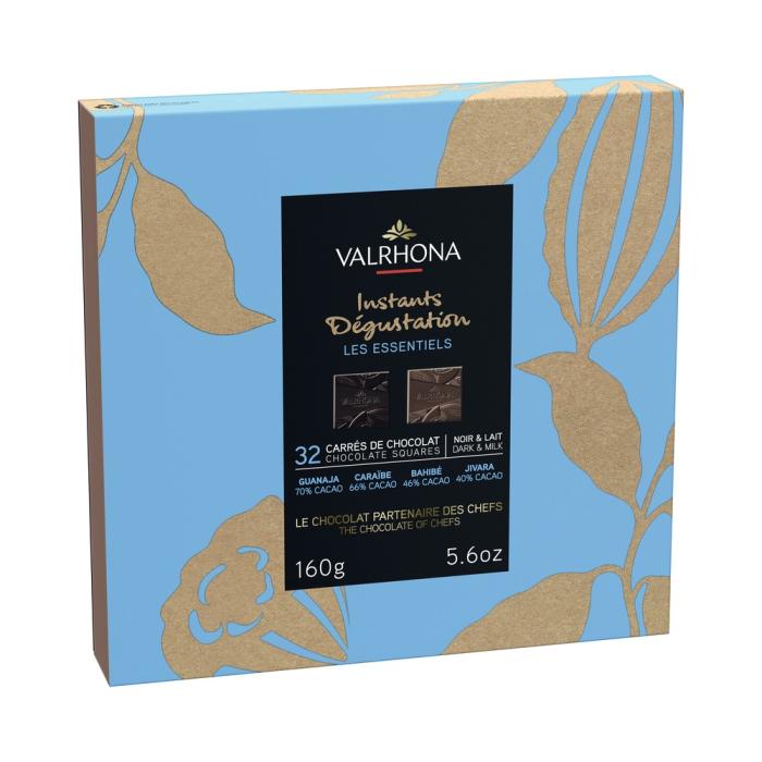 coffret 32 carres chocolats les essentiels noir lait par valrhona